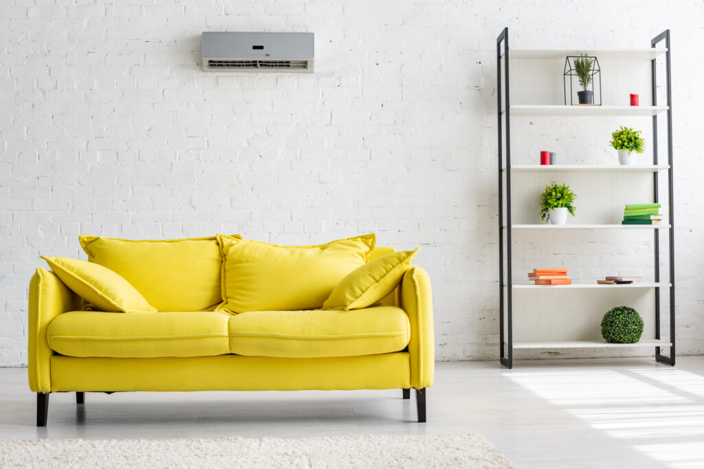 Klimaanlage für den nächsten Sommer im modernen Wohnzimmer